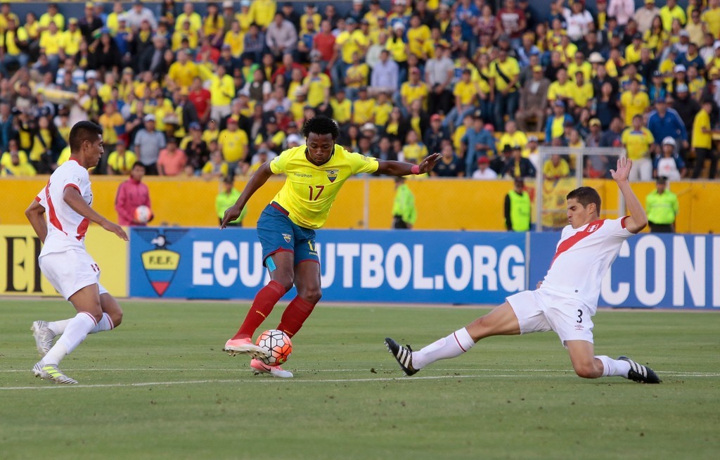 Ecuador 1-2 Peru:  - Bóng Đá