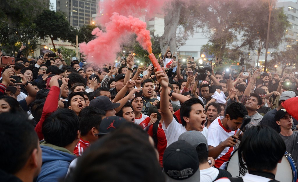 Ecuador 1-2 Peru:  - Bóng Đá