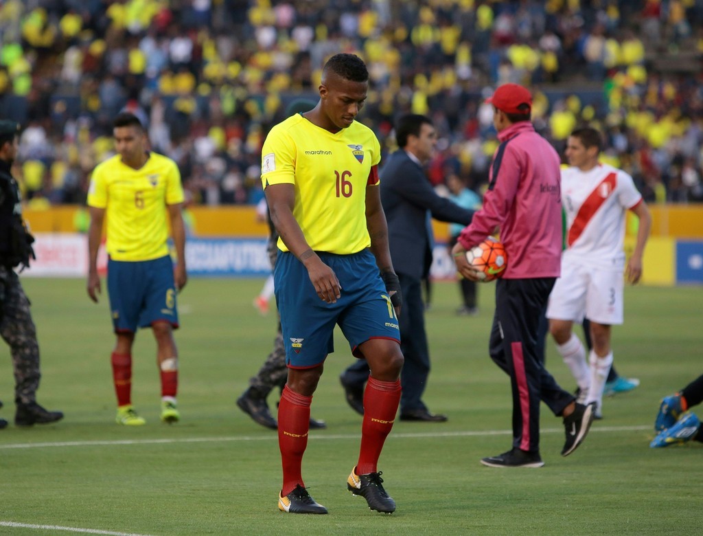 Ecuador 1-2 Peru:  - Bóng Đá