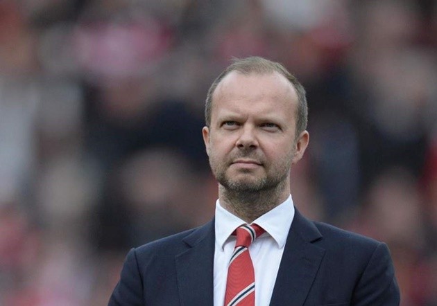 Cổ động viên MU đòi sai thải Ed Woodward - Bóng Đá