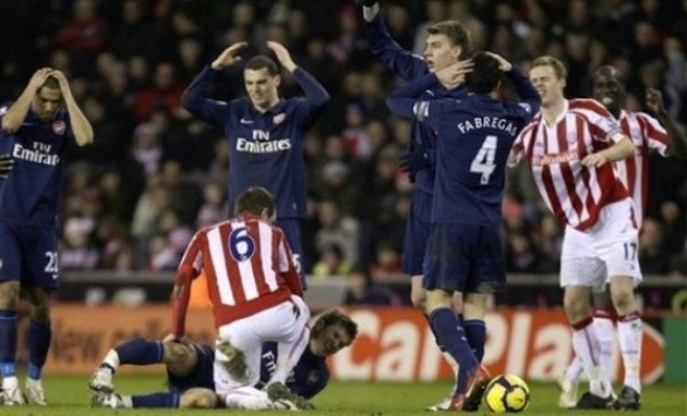 Những tình huống gãy chân kinh hoàng: Niềm đau cho Arsenal và Man Utd! - Bóng Đá