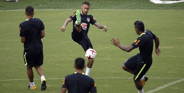 Neymar 'quẩy' cực sung, chờ so tài 'Mãnh hổ' Falcao - Bóng Đá