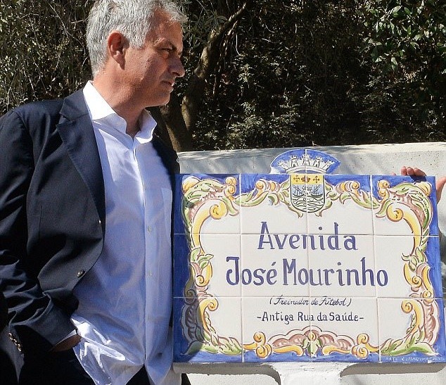 Jose Mourinho được đặt tên đường ở quê nhà - Bóng Đá