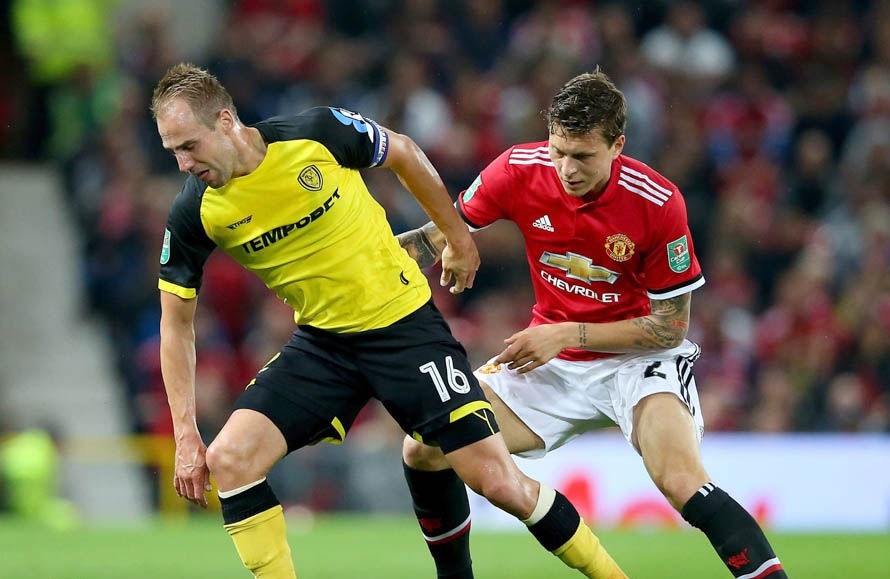 Chấm điểm Man Utd trận Burton: 'Nốt trầm' ở hàng thủ - Bóng Đá
