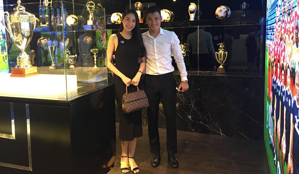Công Vinh 'khoe' phòng truyền thống CLB TP. HCM đẹp và sang chảnh nhất Việt Nam - Bóng Đá