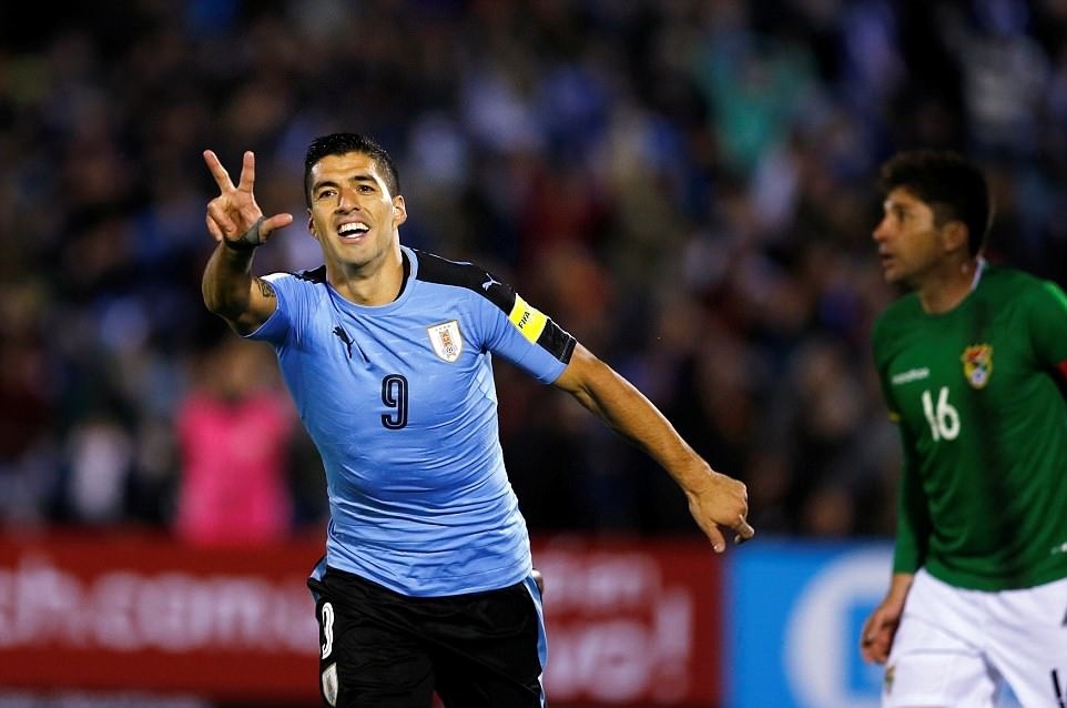 Luis Suarez lập cú đúp, Uruguay giành vé trong trận cầu 6 bàn thắng - Bóng Đá