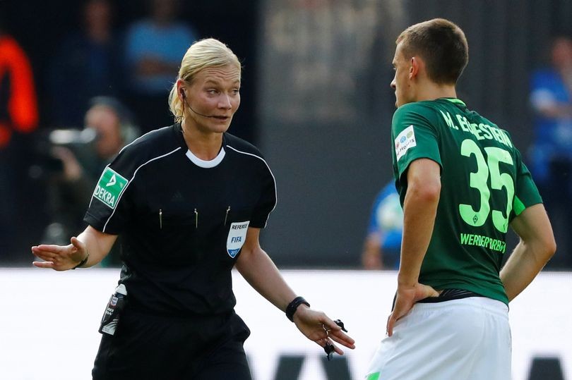 Nữ trọng tài đầu tiên cầm còi ở Bundesliga - Bóng Đá
