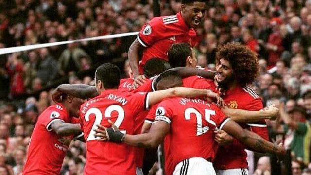 Cuộc đua Premier League: Cả nước Anh quỳ rạp dưới chân thành Manchester - Bóng Đá