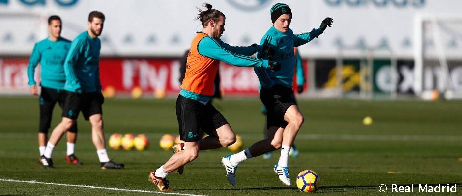 Chùm ảnh: Real Madrid tập luyện - Bóng Đá