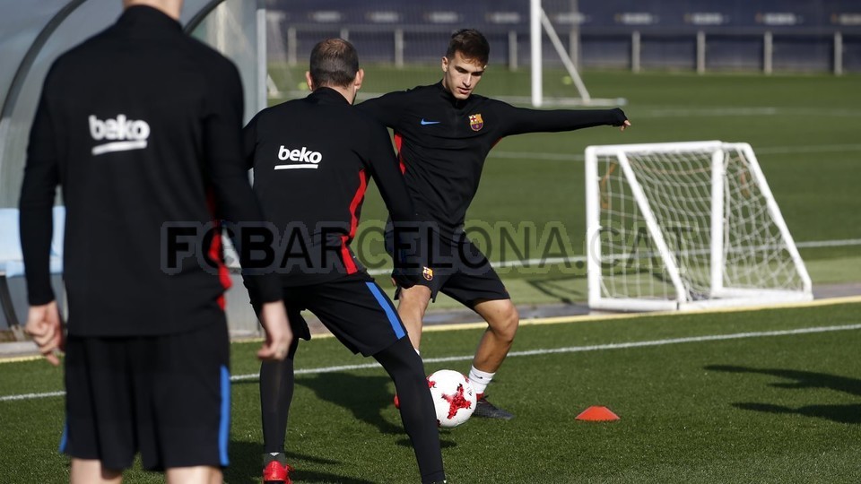 Chùm ảnh: Real Madrid tập luyện - Bóng Đá