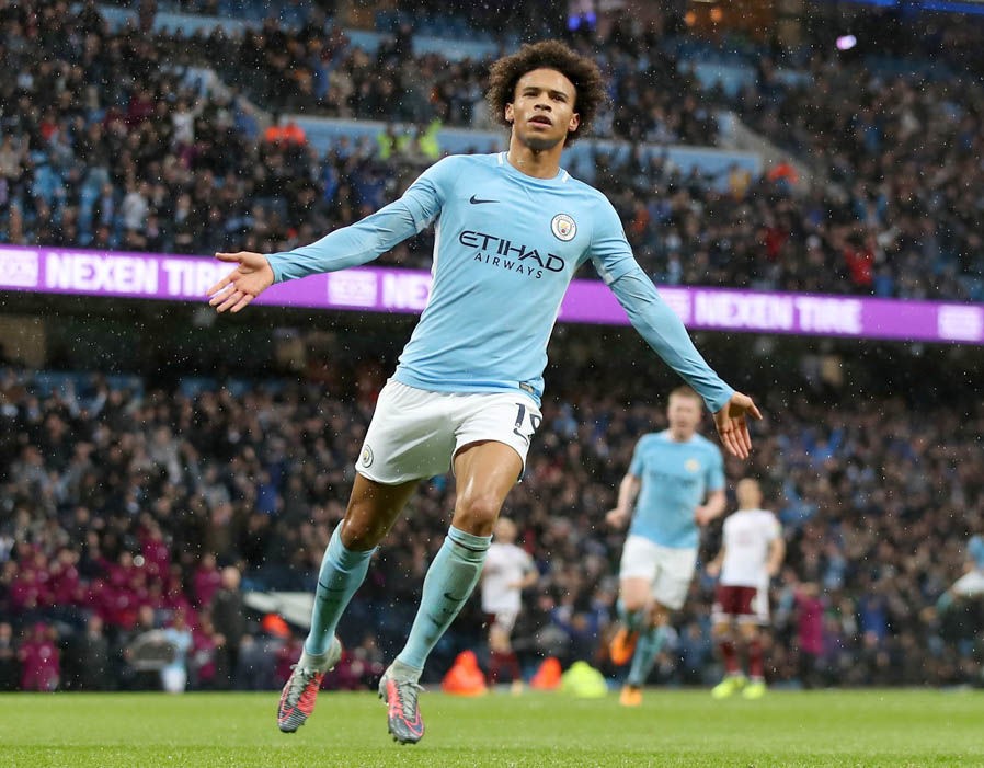 Man City dùng đội hình nào để 'đánh sập' Old Trafford? - Bóng Đá
