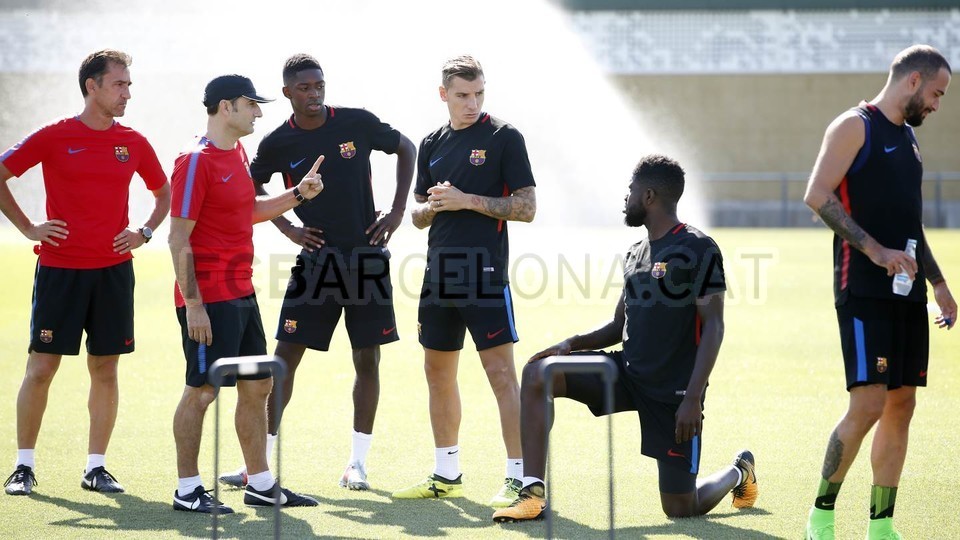 Sau tất cả, Dembele đã bớt lạc lõng tại Barca - Bóng Đá