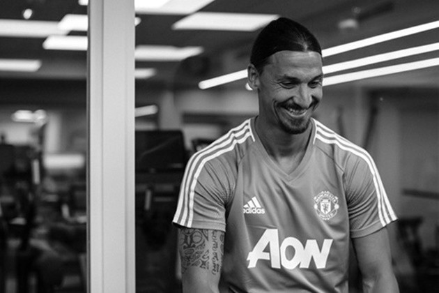 Ibrahimovic ngạo nghễ: 