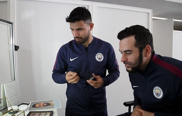Dàn sao Man City học makeup - Bóng Đá