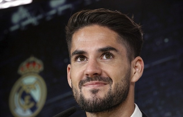 Chùm ảnh Isco ký hợp đồng - Bóng Đá