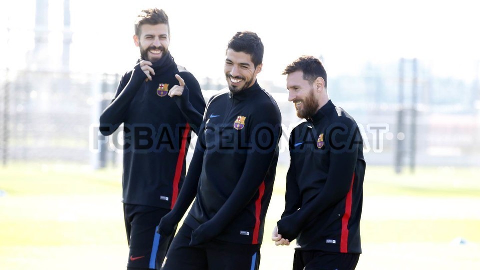 Messi và dàn sao Barca tươi rói trên sân tập, chờ hạ Juventus - Bóng Đá