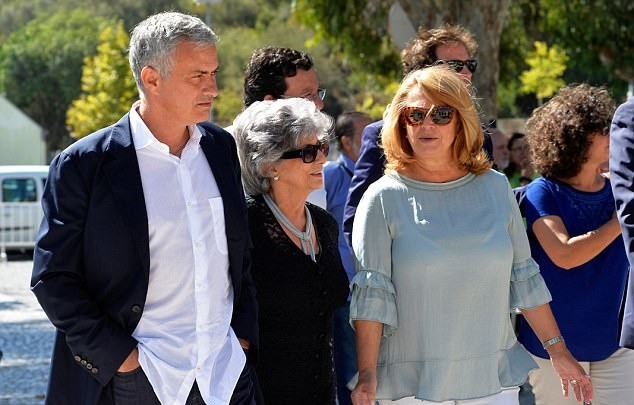 Jose Mourinho được đặt tên đường ở quê nhà - Bóng Đá