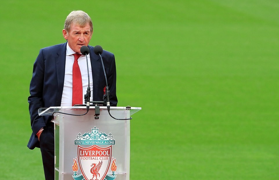Sir Alex dự lễ tôn vinh đại kình địch Kenny Dalglish tại Anfield - Bóng Đá