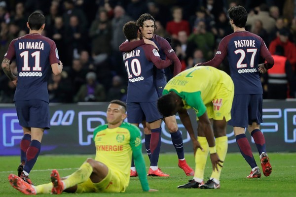 Neymar kề vai Cavani, PSG hủy diệt cả Ligue 1 - Bóng Đá