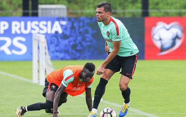 Góc HLV Nguyễn Văn Sỹ: Bayern Munich còn may khi chỉ thua 3 bàn - Bóng Đá