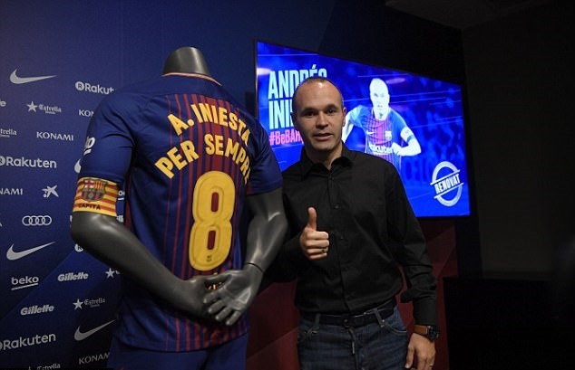 Andres Iniesta rạng rỡ gắn bó 'trọn đời' với Barcelona - Bóng Đá