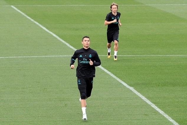 Ronaldo tập điên cuồng, quyết lấy lại niềm vui ở La Liga - Bóng Đá