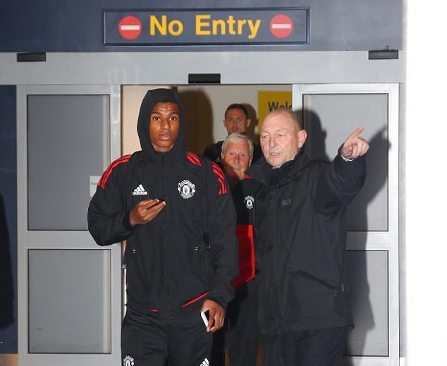 Ảnh Man Utd trở lại Anh - Bóng Đá