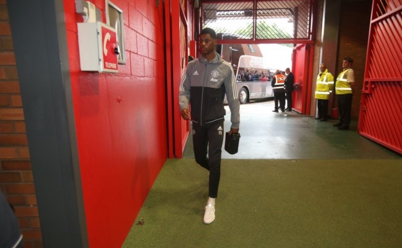 Chùm ảnh: Man Utd đến sân Old Trafford - Bóng Đá