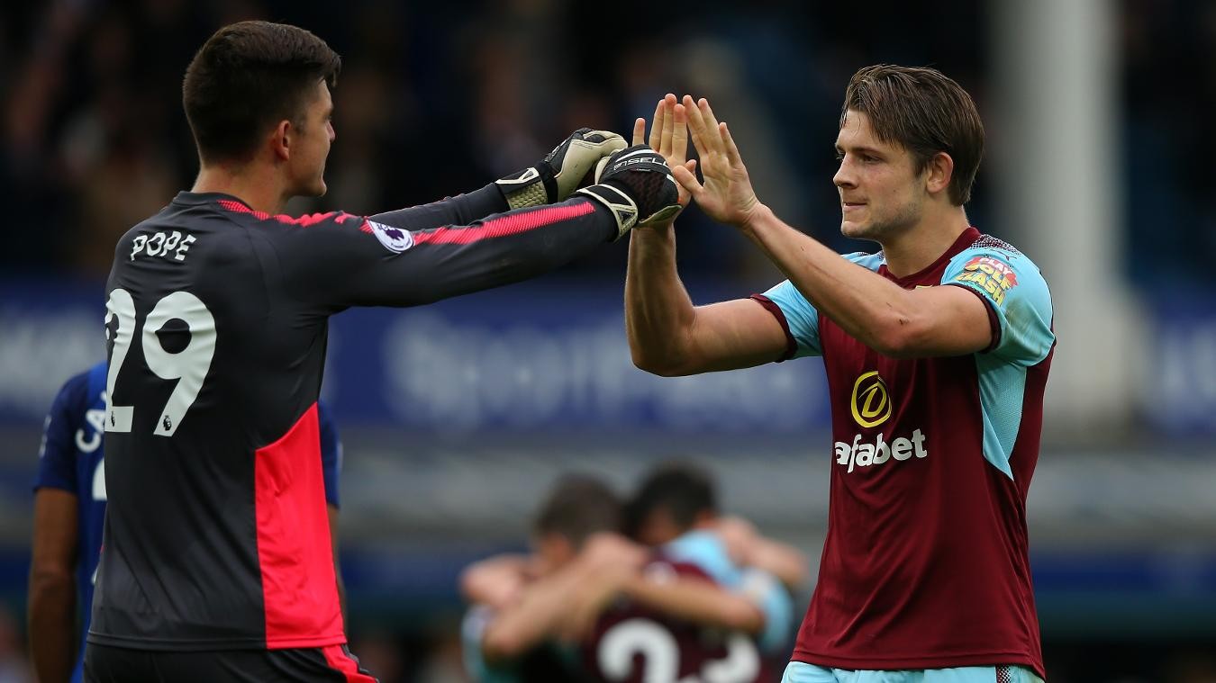 10 thống kê đáng chú ý trước vòng 12 NHA: Hạ M.U, Benitez sẽ đi vào lịch sử - Bóng Đá