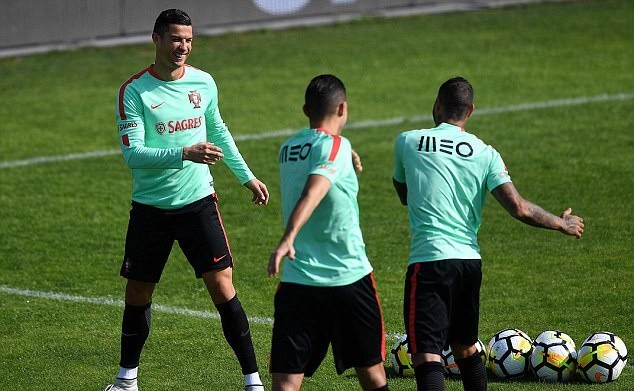 Ronaldo tập luyện Bồ Đào Nhà - Bóng Đá