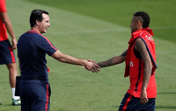 Mặc kệ Barca, Neymar lao vào tập luyện - Bóng Đá