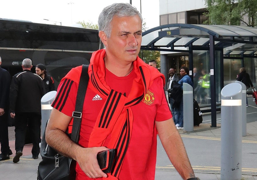 Đón loạt viện binh trở lại, Man Utd lên đường chiến Benfica - Bóng Đá