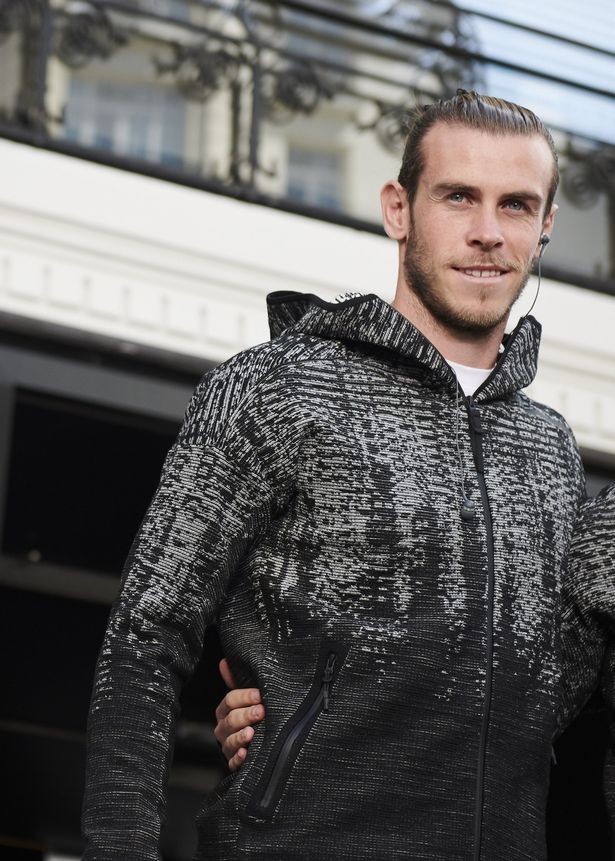 CĐV Real không ngừng la ó Gareth Bale trong một sự kiện - Bóng Đá