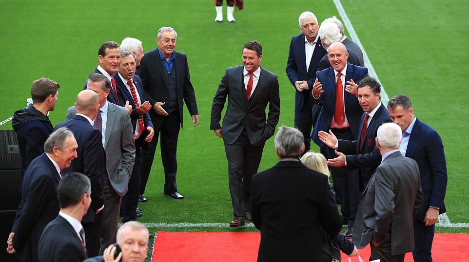 Sir Alex dự lễ tôn vinh đại kình địch Kenny Dalglish tại Anfield - Bóng Đá