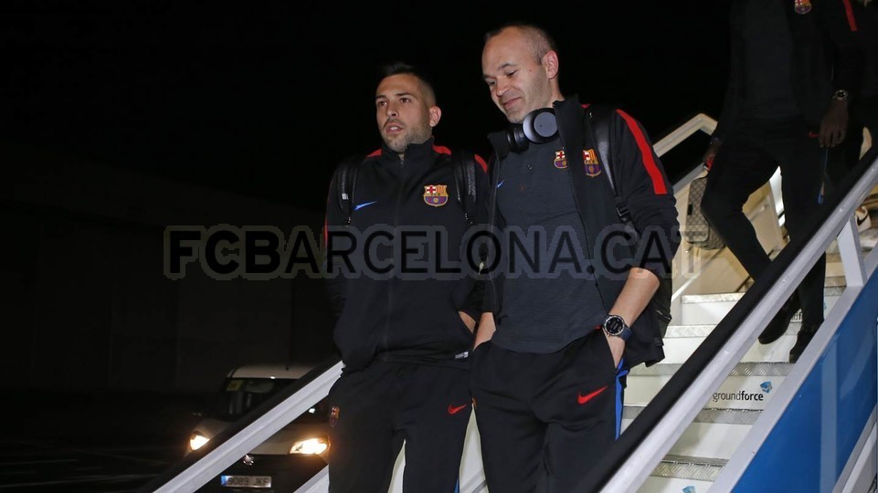 ẢNH BARCELONA HÀNH QUÂN ĐẾN MADRID TRONG ĐÊM - Bóng Đá