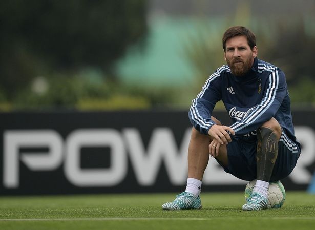 Romero đấm thẳng mặt Messi trong buổi tập thứ 2 của Argentina - Bóng Đá