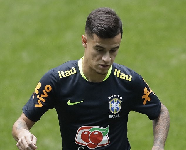 Coutinho đùa giỡn với Firmino trên sân tập, dẹp tan nghi ngờ - Bóng Đá