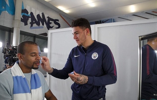 Dàn sao Man City học makeup - Bóng Đá