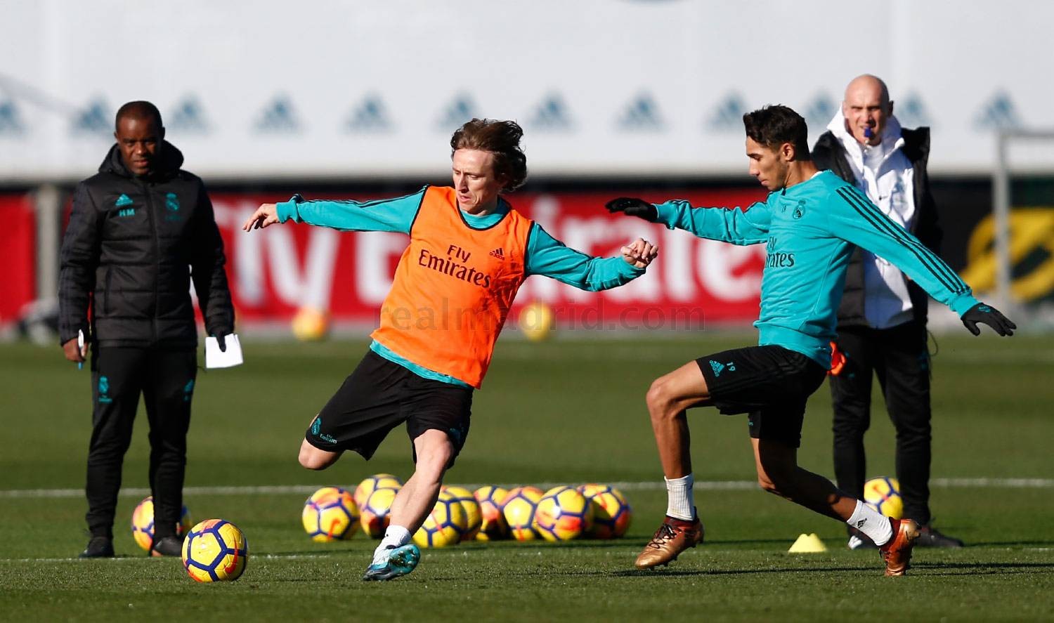 Chùm ảnh: Real Madrid tập luyện - Bóng Đá