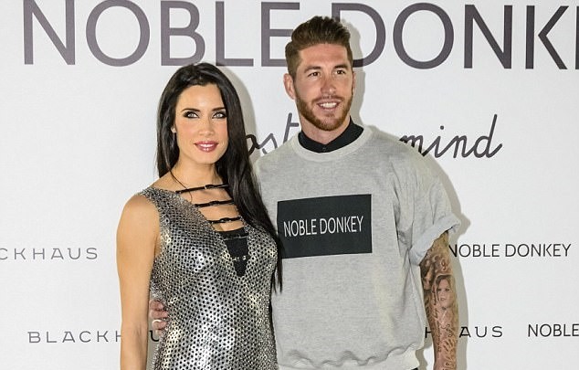 Ronaldo khoe siêu xe mới toanh, Ramos đưa bồ đi dự sự kiện - Bóng Đá