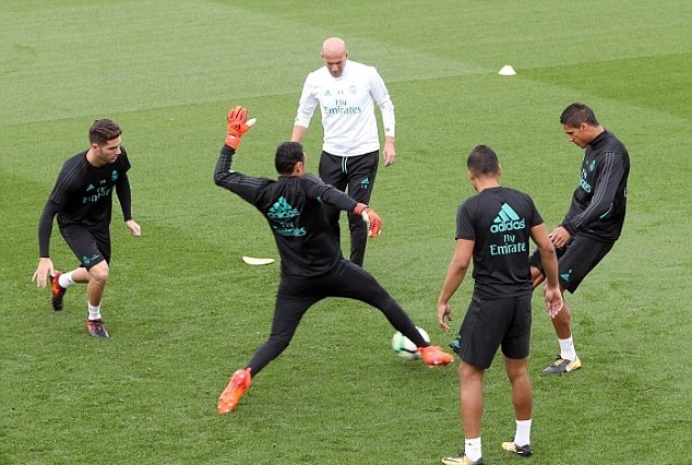 Ronaldo tập điên cuồng, quyết lấy lại niềm vui ở La Liga - Bóng Đá