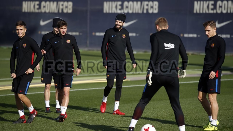 Chùm ảnh: Real Madrid tập luyện - Bóng Đá