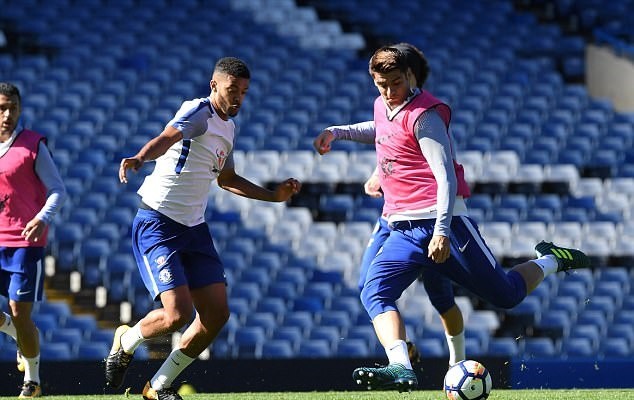 Góc HLV Phan Thanh Hùng: Man City đã hay, còn may! - Bóng Đá