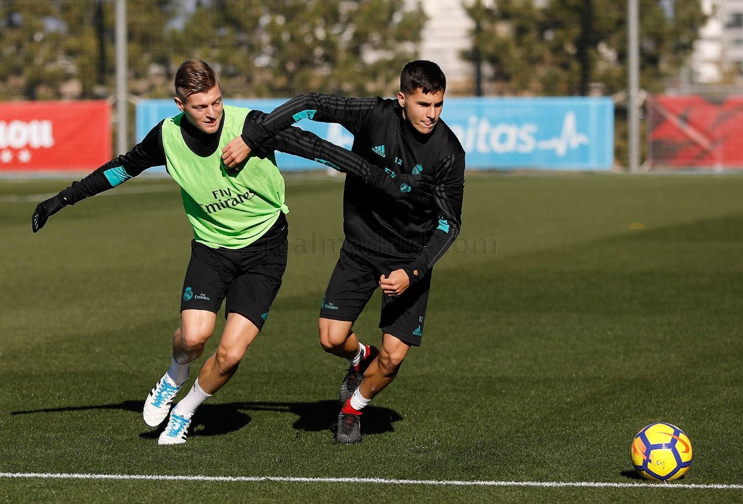 Chùm ảnh Real Madrid tập luyện - Bóng Đá