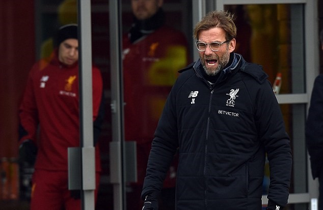 Klopp hò hét trên sân tập, Liverpool sẵn sàng 'làm gỏi' Everton - Bóng Đá