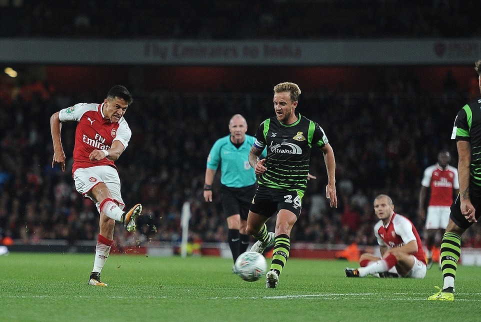 Arsenal 1-0 Doncaster Rovers: Vị khách đặc biệt - Bóng Đá