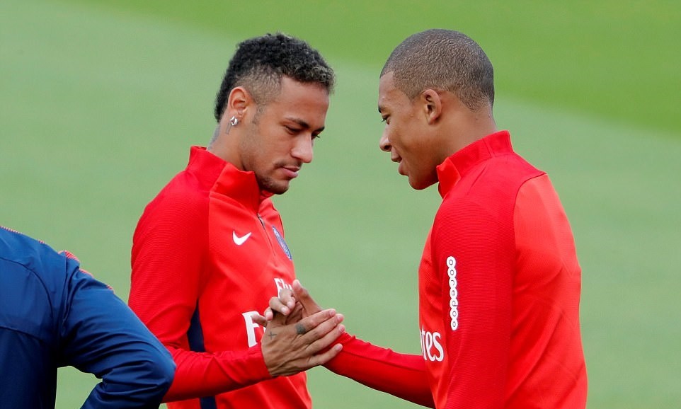 Mbappe kết thân Neymar ở buổi tập đầu tại PSG - Bóng Đá