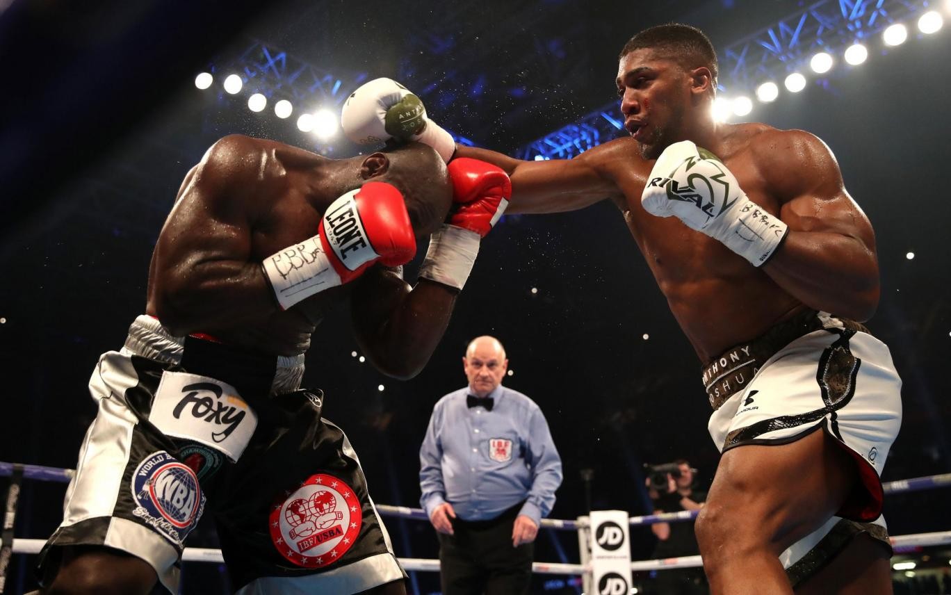 Ibrahimovic tiếp sức Anthony Joshua thắng knock-out tuyệt đối - Bóng Đá