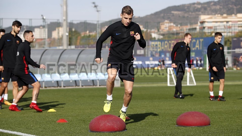 Chùm ảnh: Real Madrid tập luyện - Bóng Đá