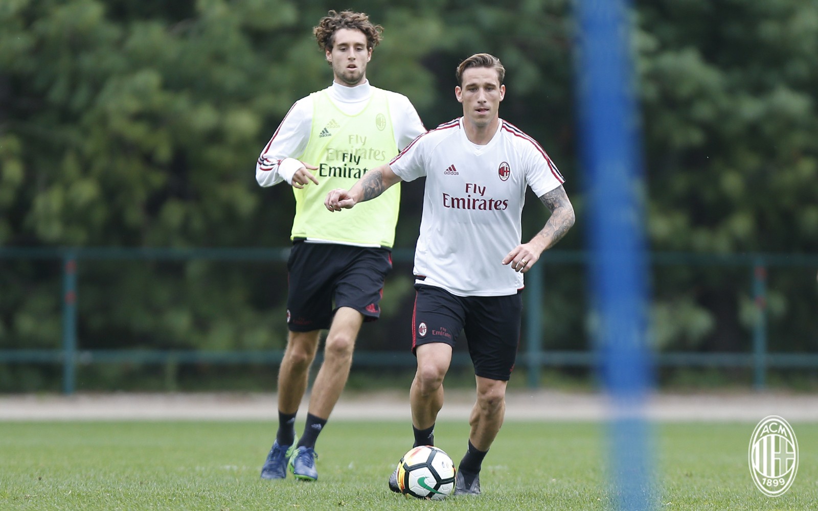 Dàn sao triệu đô của AC Milan tập cật lực, chờ chiến AS Roma - Bóng Đá